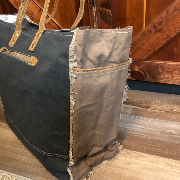 Myra Bag Floret Weekender Canvas upcycled xl tote - Picture 6 of 9